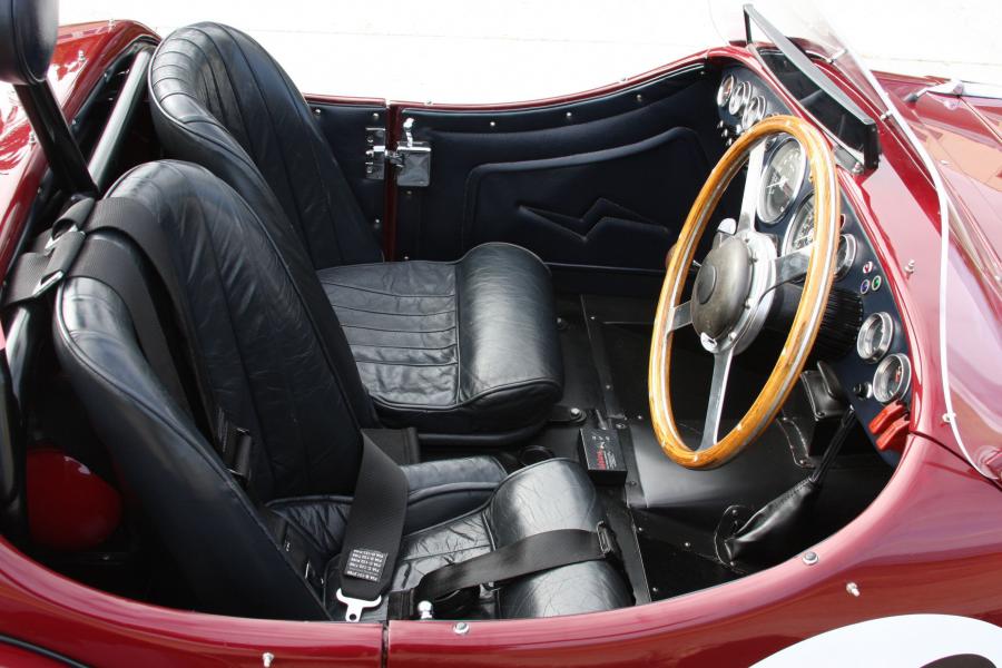 Интерьер Allard K2 Roadster Race Car 1952 года  (фото 3 из 14)